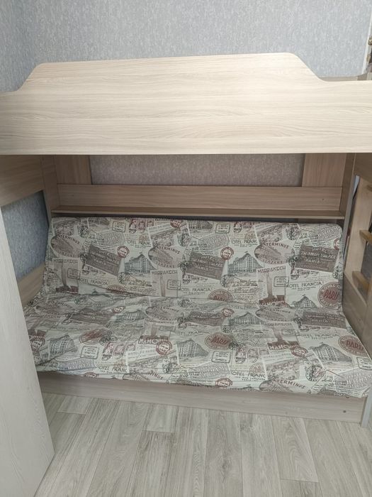 Шкаф, двухъярусная кровать