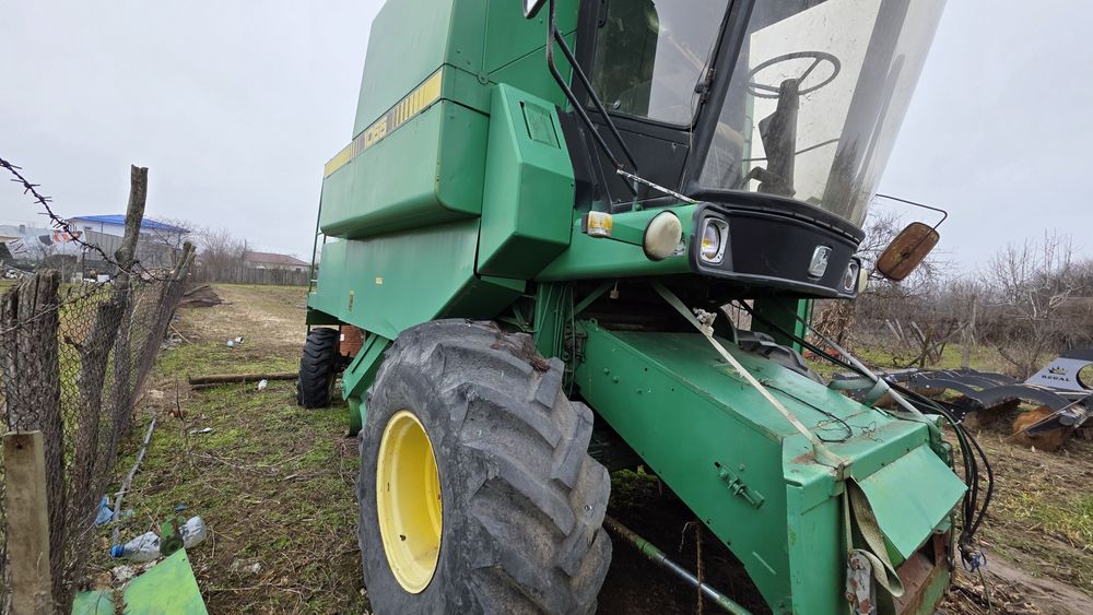 Combină agricolă John Deere 1065 - Pentru piese / Recondiționare (Defe