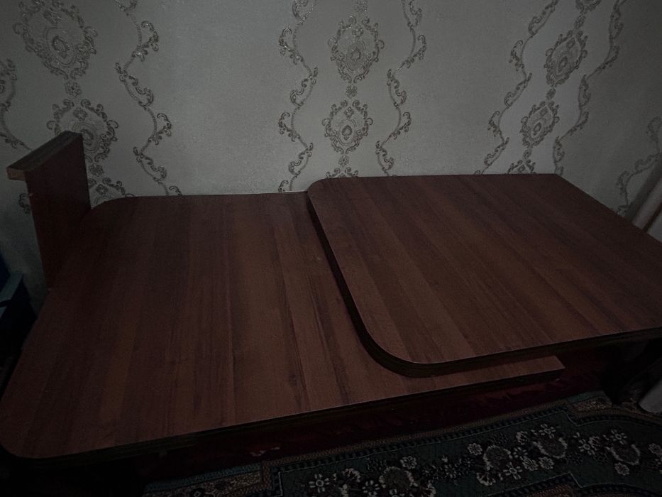 Продам стол и стулья