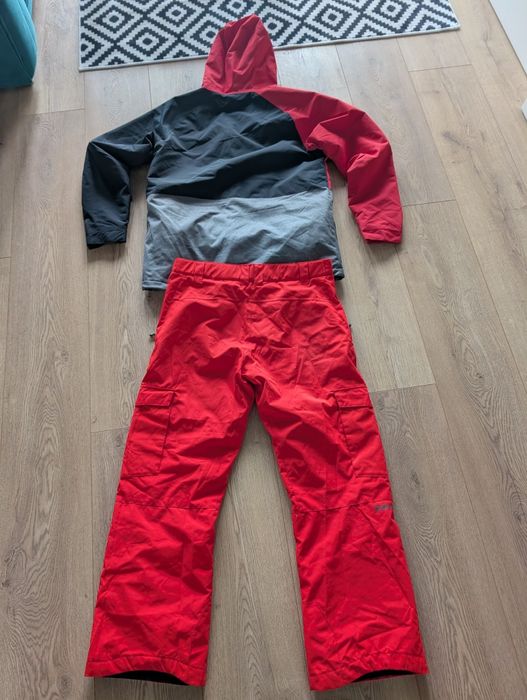 Costum snowboard/ski pantaloni + geaca+casca