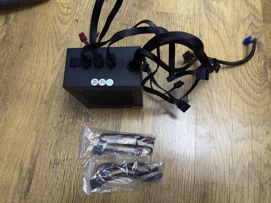 Sursa PC Super Flower 550W modulara si 16 GB ram DDR4 2666MHZ laptop