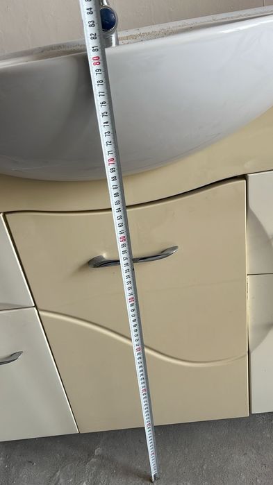 Раковину с тумбой