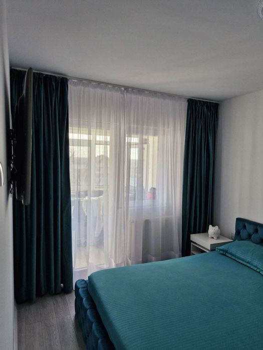 Apartament 3 camere, renovat de la 0, decomandat,  micro 11