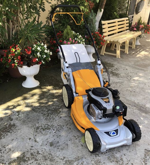 Masina de tuns iarba Briggs Statton