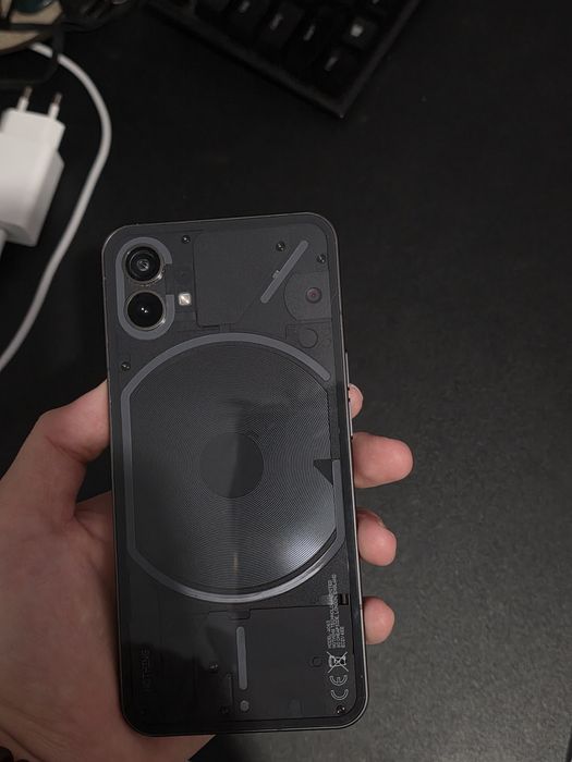Nothing phone 1 в отличном состоянии без повреждении