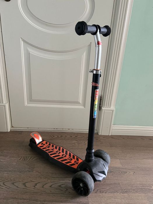 Самокат Scooter