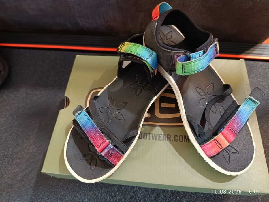 Keen детски сандали 34