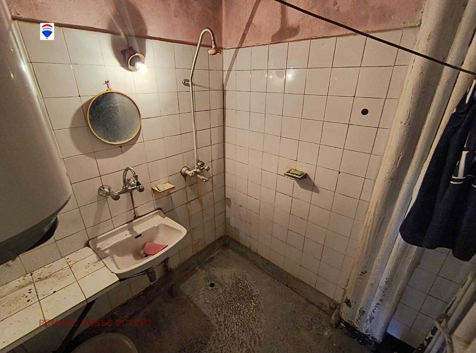 Продава се Тристаен апартамент в Русе, Широк център - 87 кв.м за 1034 €/кв.м - Снимка #14