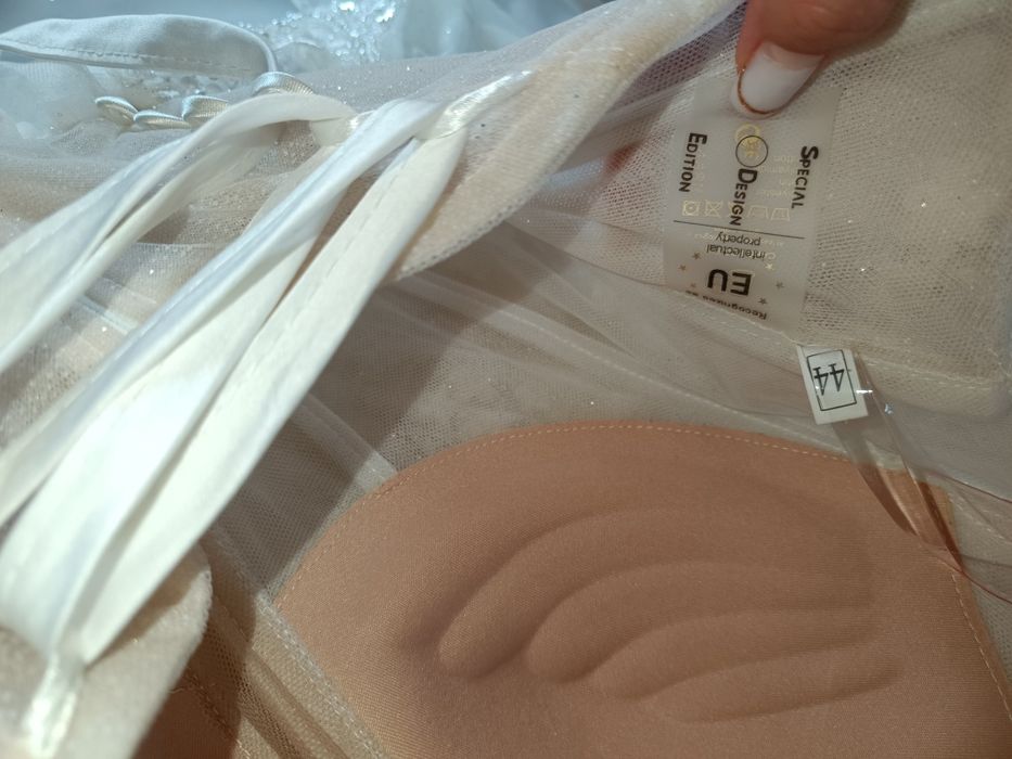 Rochie de mireasă mărimea 44 potrivită pentru XS-S-M