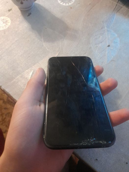 Айфон 11 продам