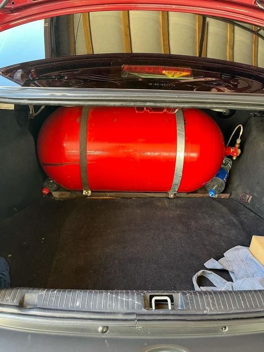 Opel mashinasi  sotiladi