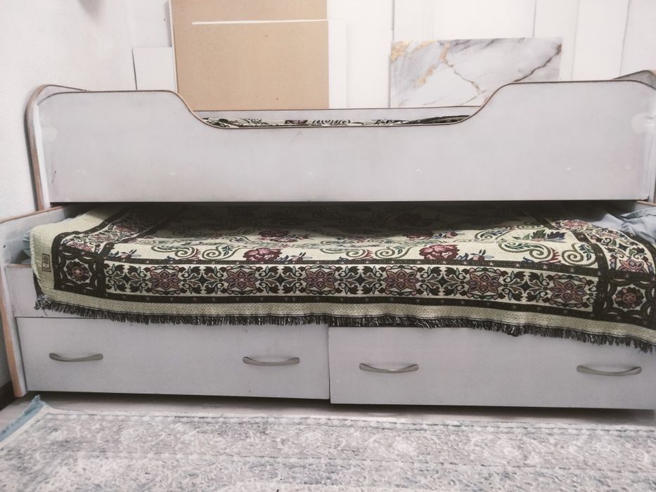 Двухъярусная кровать