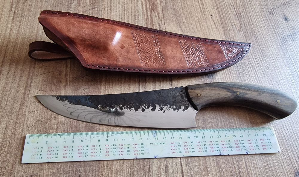 Нож, ръчна изработка на български майстор.