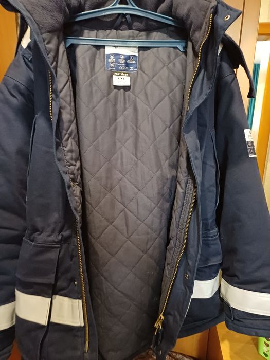 Продам спецодежду.