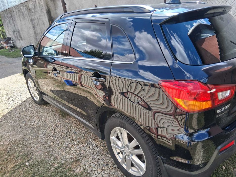Mașina Mitsubishi ASX