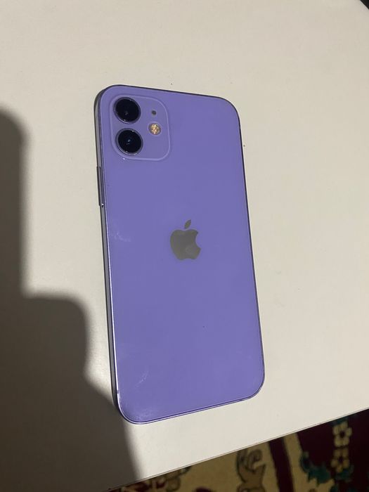 Айфон 12 срочно продается