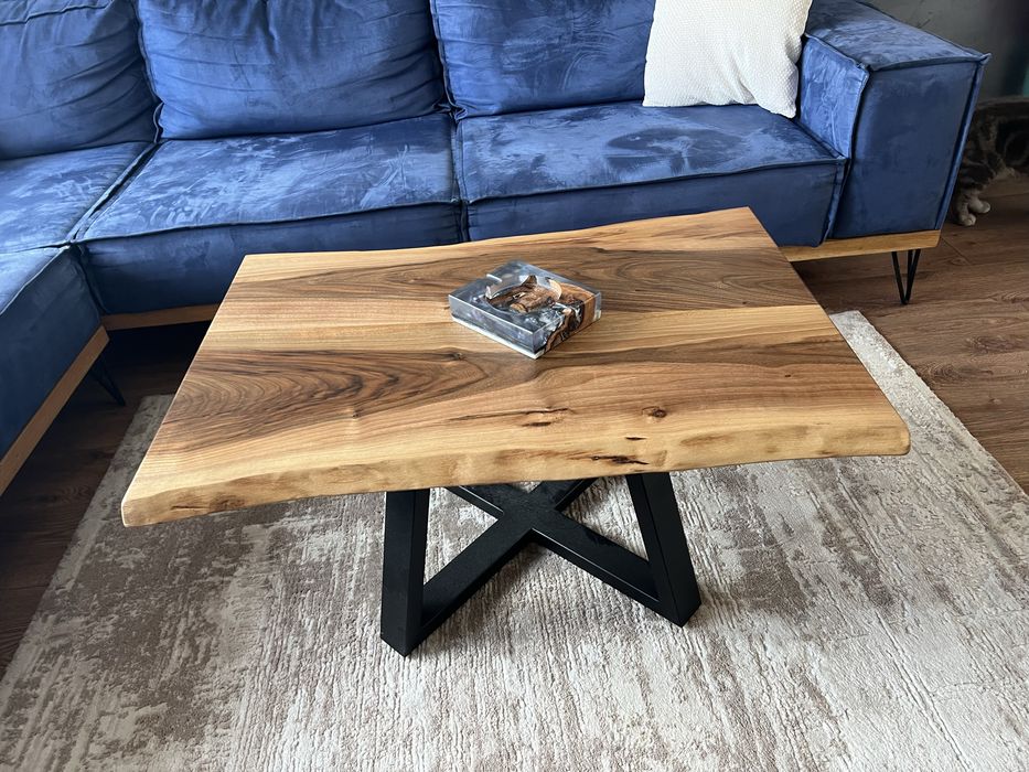 Холна масичка от орех и дъб с метални крака