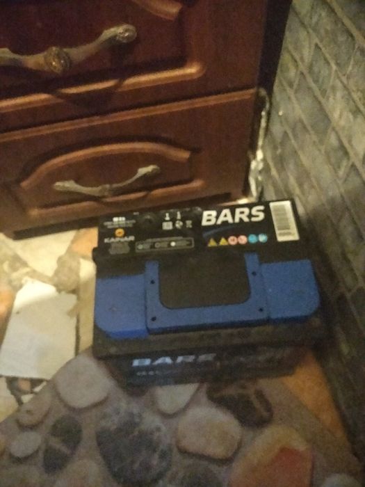 Продам акумулятор на машину