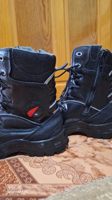 Vând bocanci Red Wing Shoes