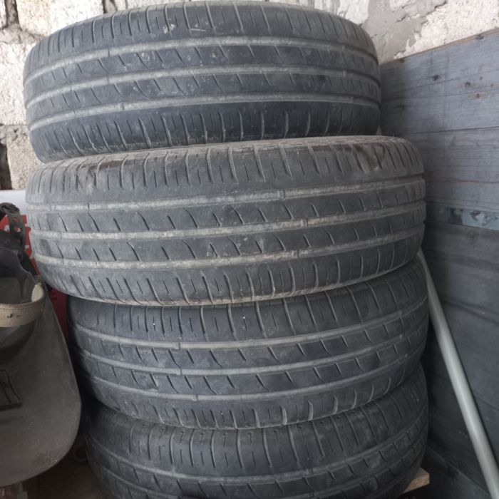 Покрышка на автомобиль