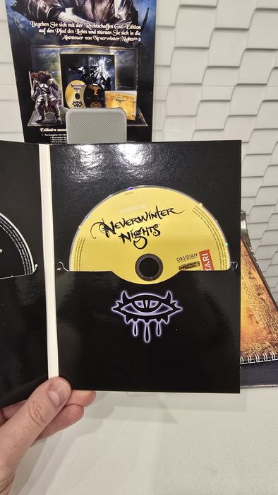 Neverwinter Nights 2 Lawful Good Collector's Edition PC