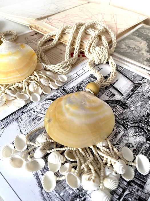 Set pentru perdele si draperii din margele ivoire