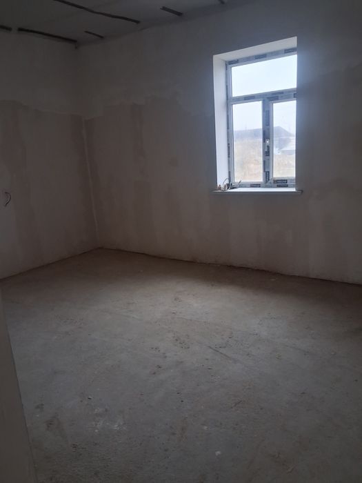 Уй сотилади по отделка килинган..