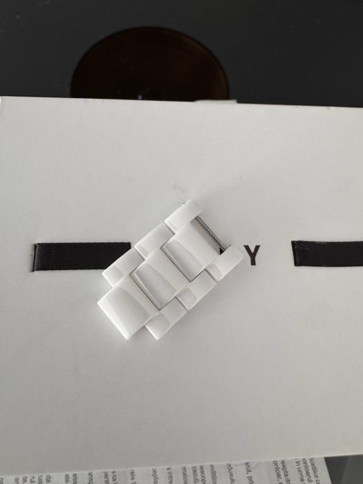 CeaS DKNY  ceramica impecabil 4912