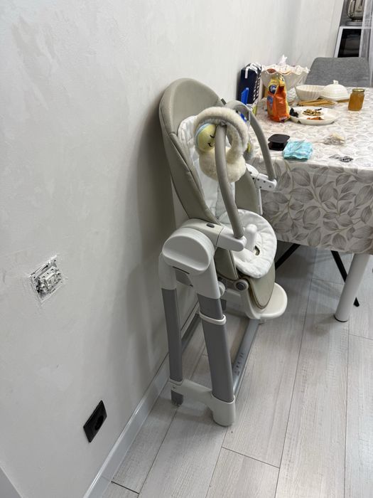 Продам шезлонг стульчик maribel