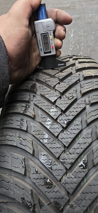 Гуми 2бр 205/55/16 - 1бр  - 75лв