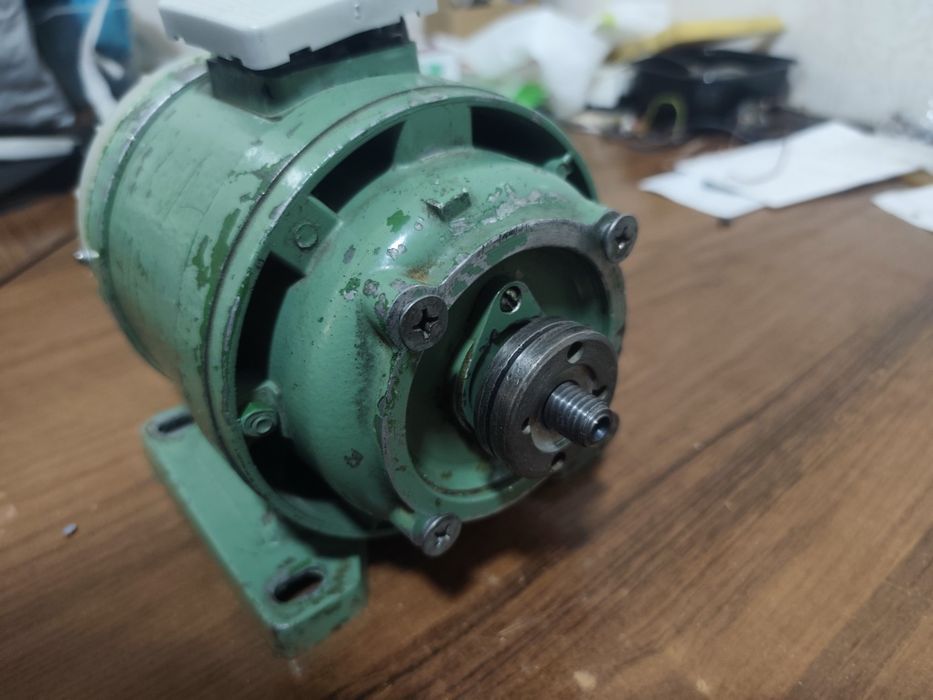 Электродвигатель асинхронный