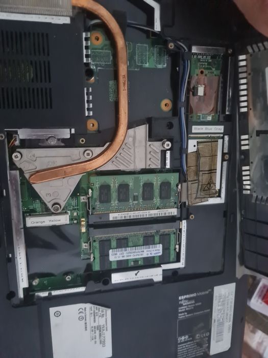 Ноутбук Fujitsu Siemens v5505