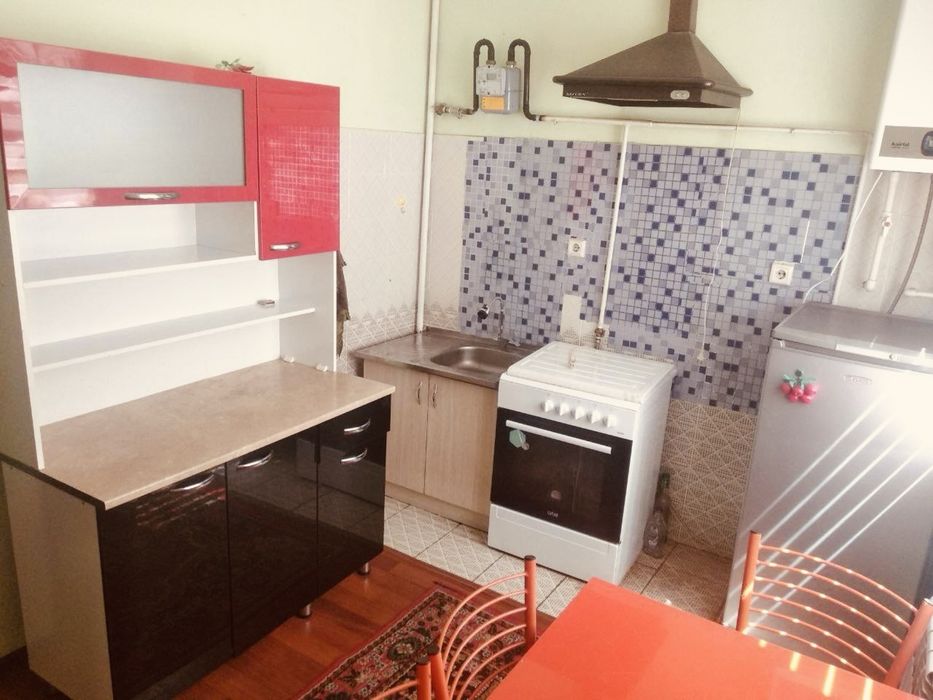 Termiz sh, vokzal TISU turist politsiya oldida 62 mkv, 2 xona