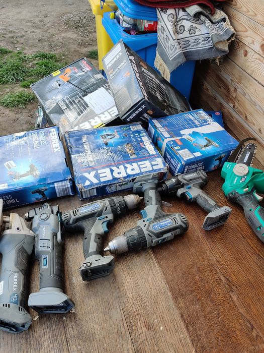 Ferrex pe baterie și priza
