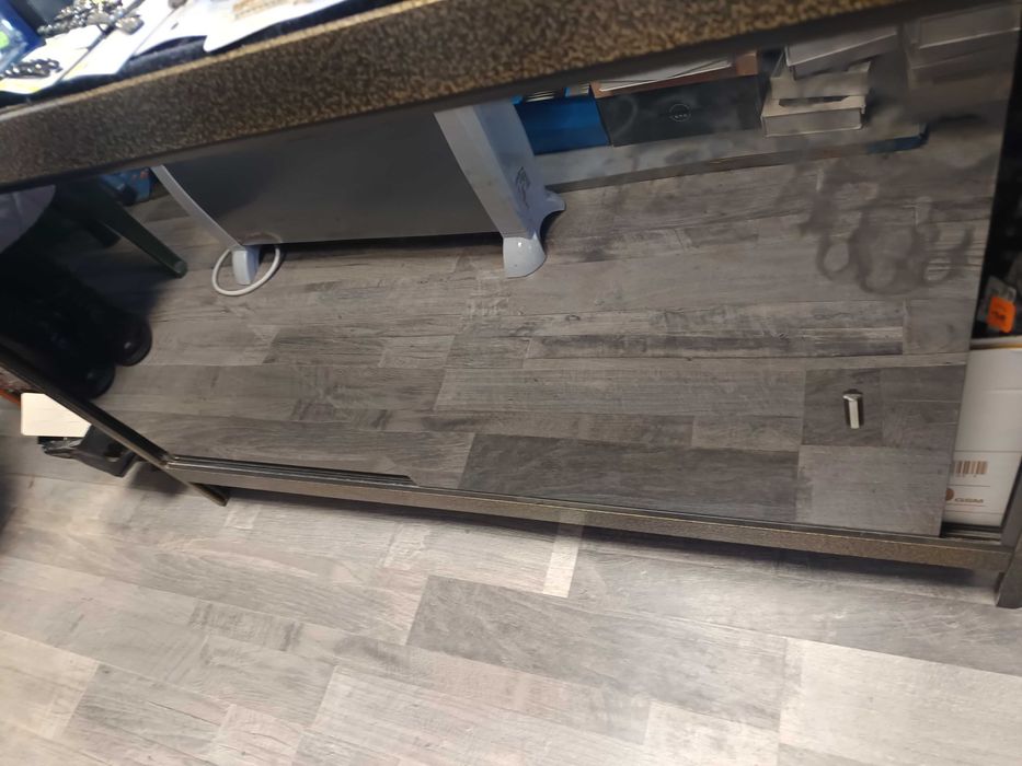 Стъклена витрина/ витрини