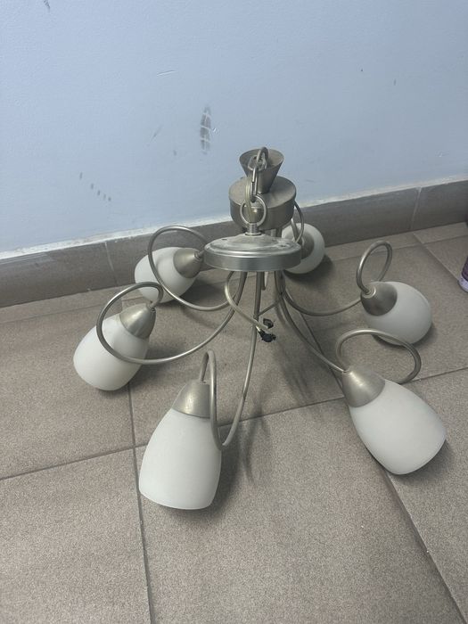 Люстры в зал или спальную