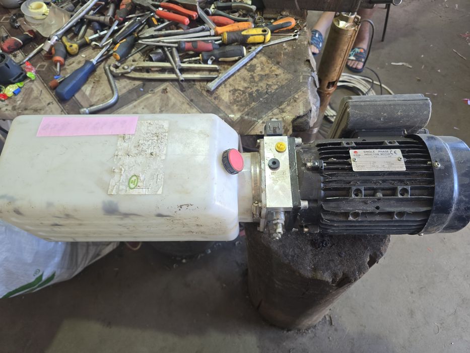 Vand motor elevator