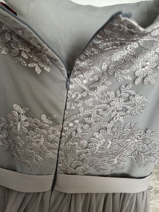 Официална рокля