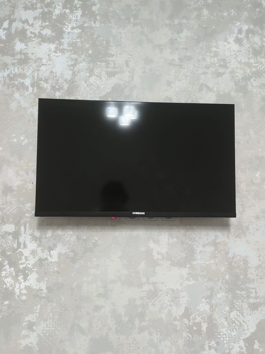 2та қиз оламан Кадишева, Дўстлик метро яқинида