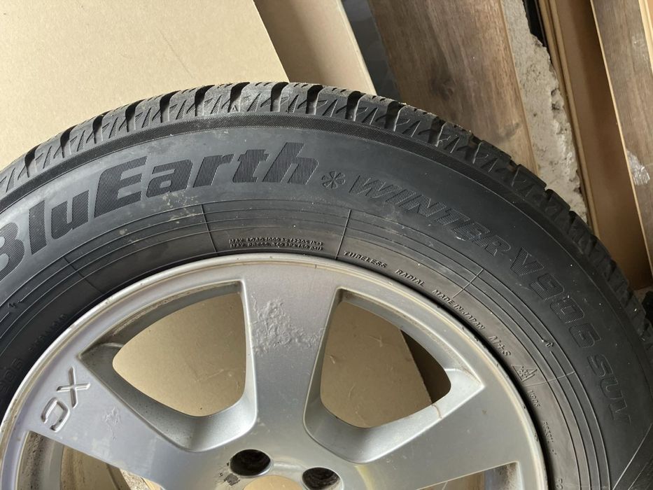 Зимни гуми Yokohama Bluearth SUV 235/65/17