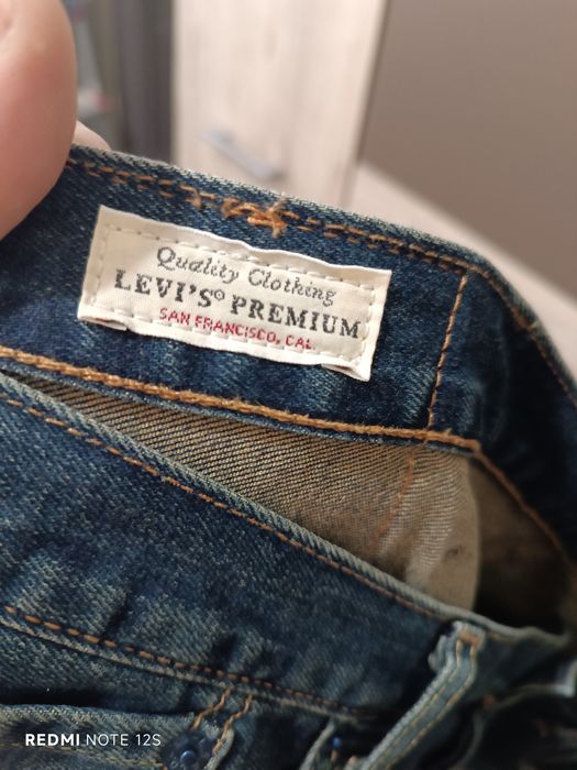 Blugi Levi's  mărimea XL