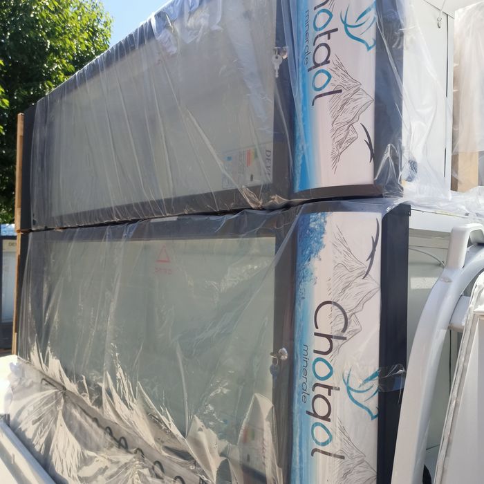 СКИДКА !!! Продаются витринные холодильник.