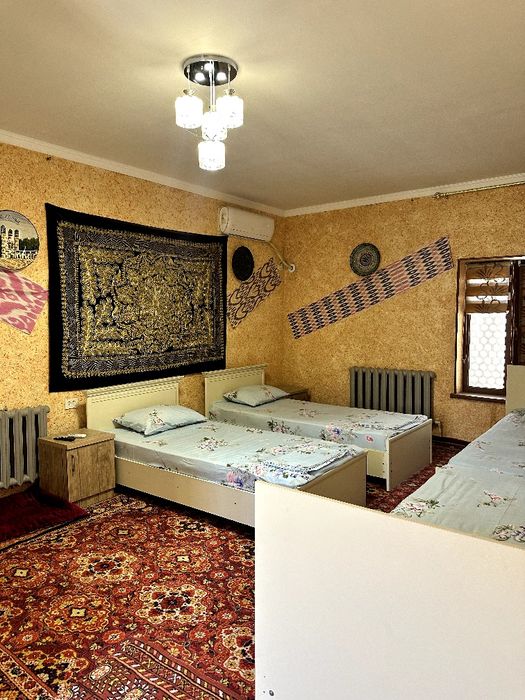Мехмонхона Бухоро Эски шахарда марказда.Паричка кабул килмаймиз ..!