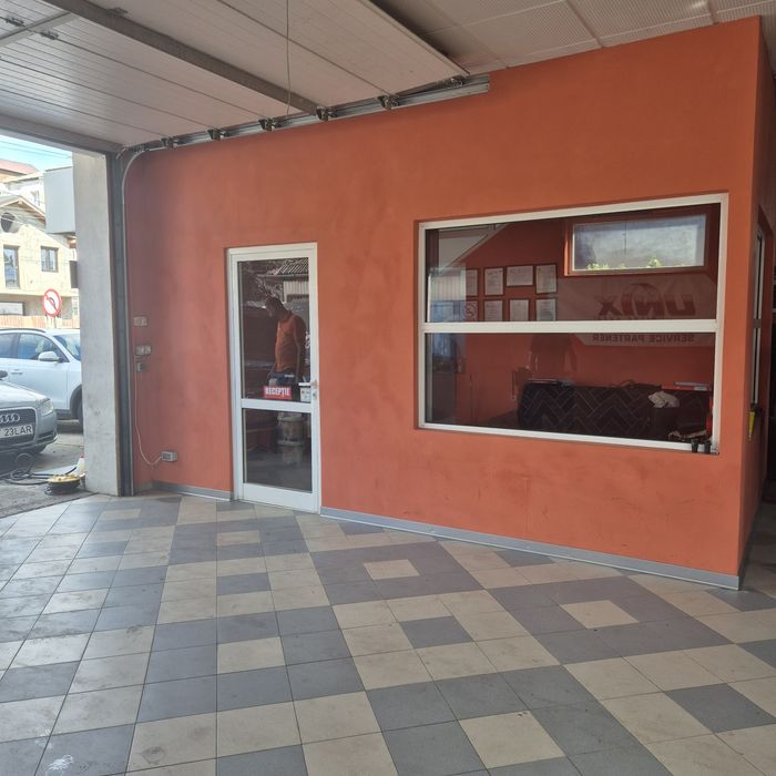 Spatiu comercial de vanzare 274 mp