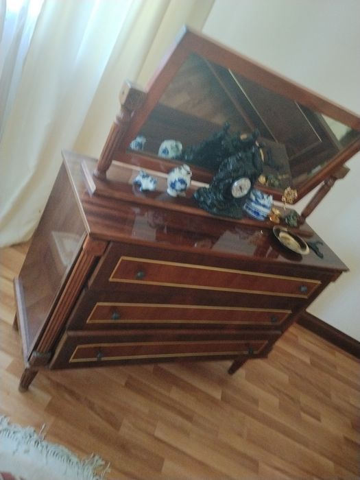 Продам спальный гарнитур