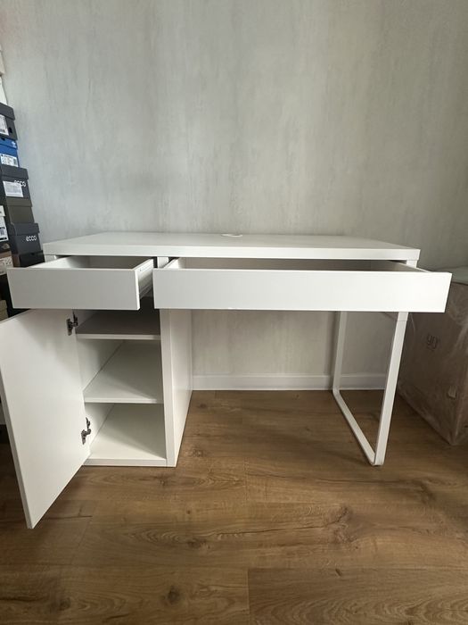 Стол для работы/учебы IKEA