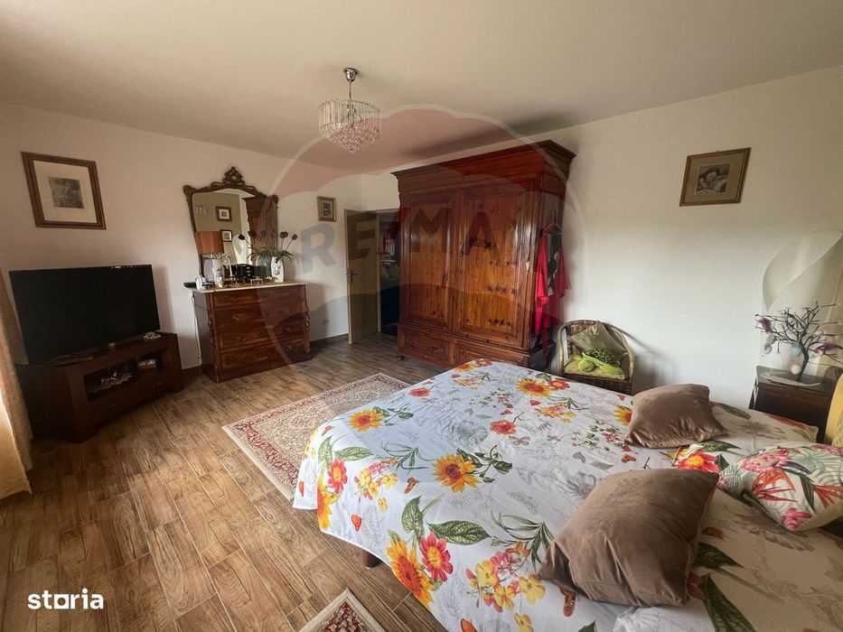 Casă / Vilă 7 camere Garoafa