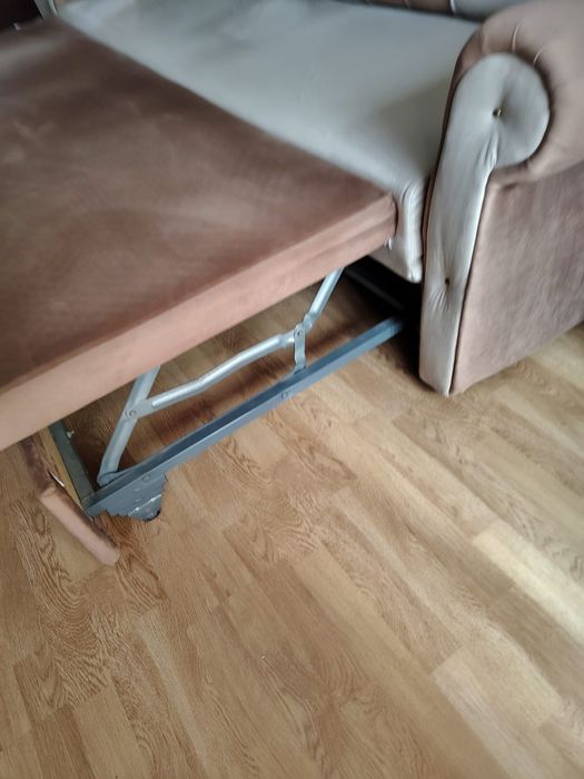 Vand canapea extensibilă