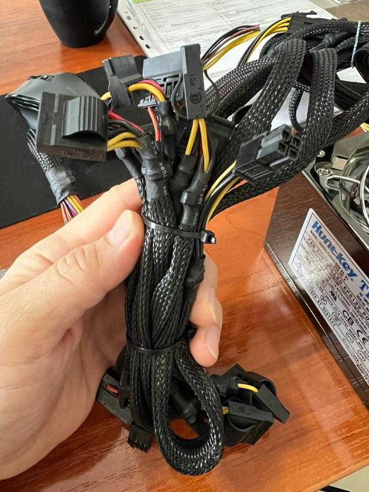 Блок питания Huntkey Titan 650W