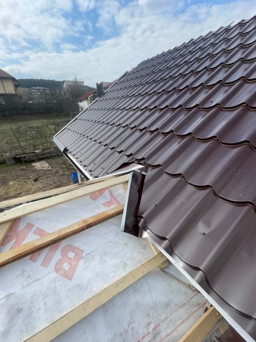 Executăm acoperișuri complete în toată România! Țiglă metalică, dulgherie și reparații. Ofertă avantajoasă, materiale de calitate. Sună acum 075868027